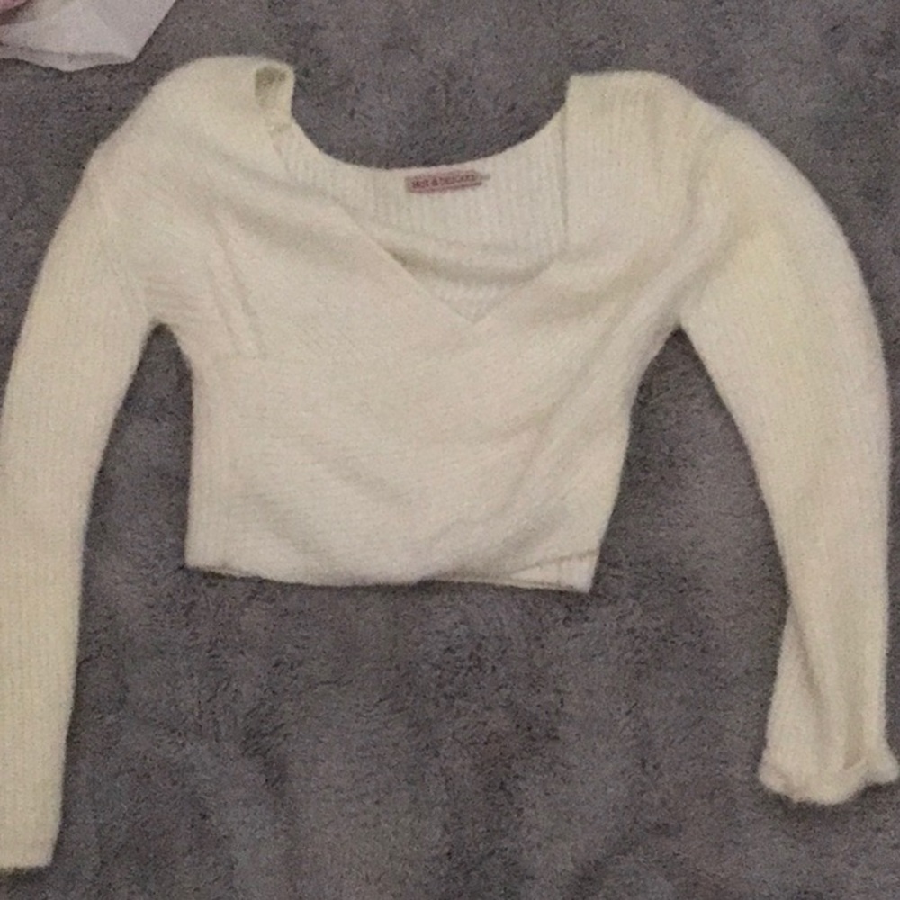 Knit sweater